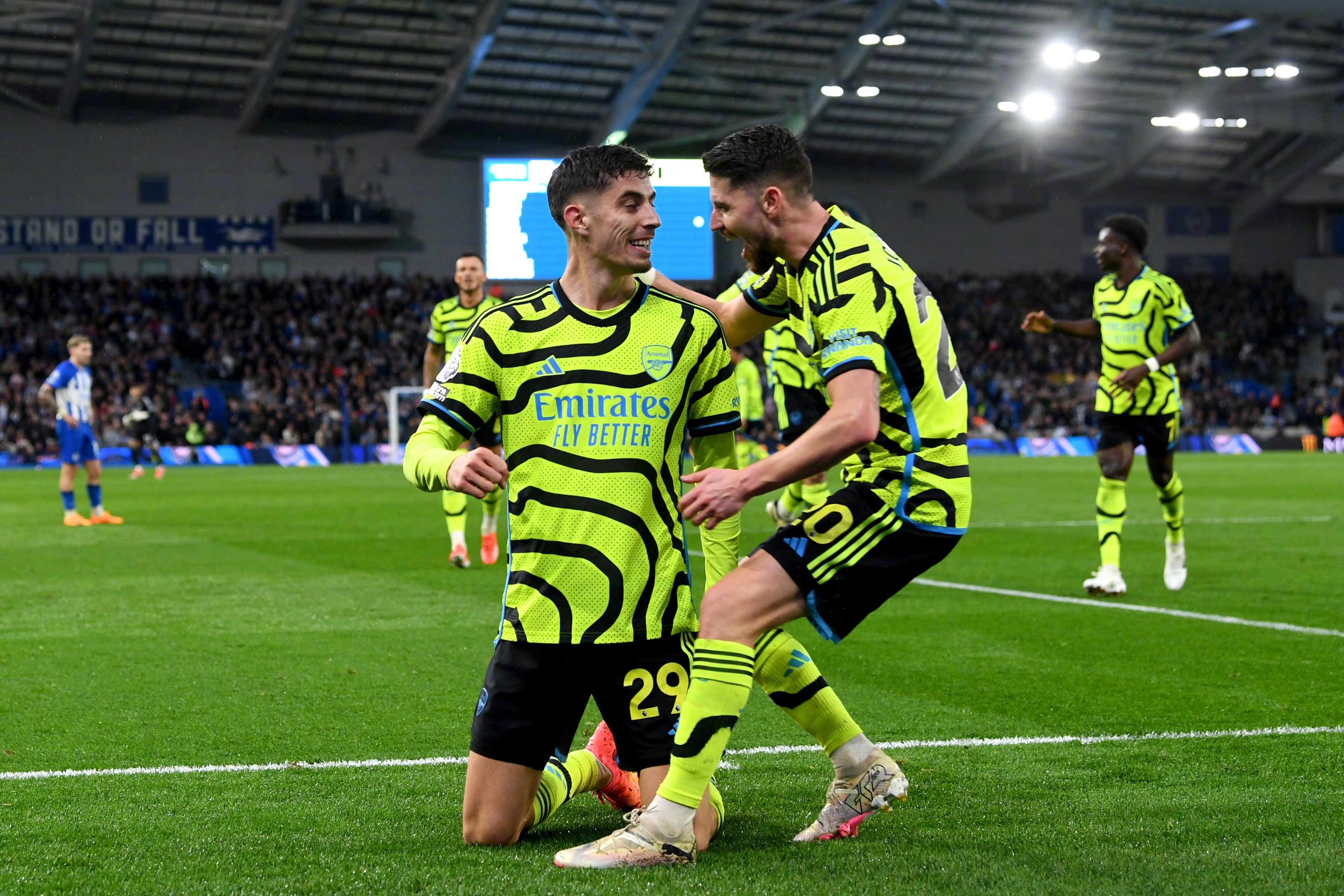 包含今夜英超焦点战，芝加哥公牛复出首秀，质疑声仍在，赛程密集仍需轮换的词条