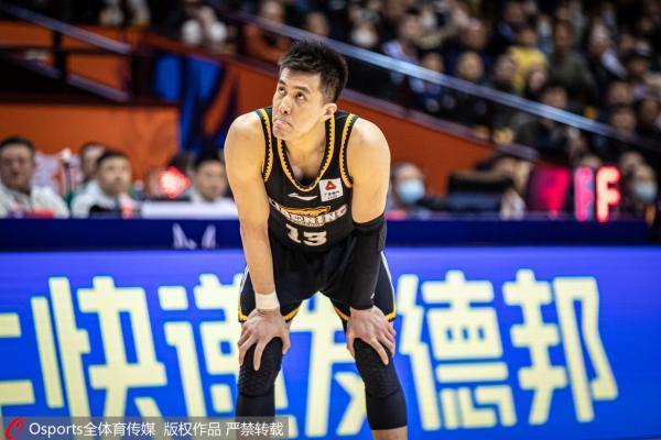 包含利物浦发布备战花絮，转会期回应争议，CBA季后赛任务艰巨，更衣室氛围转暖的词条