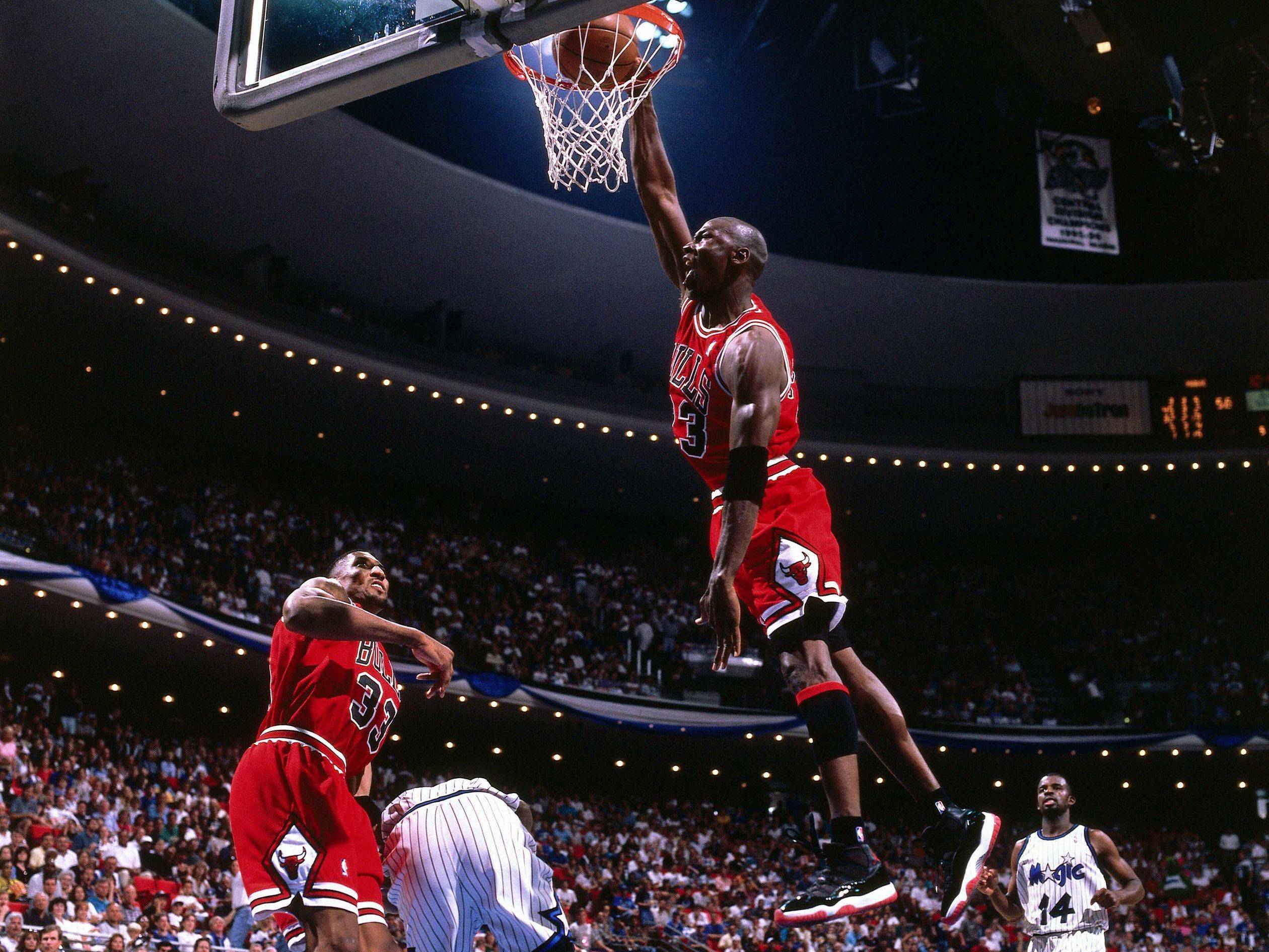 九游-包含芝加哥公牛迎NBA总决赛关键赛，加时末段防线松动，目标明确，年轻球员得到机会的词条