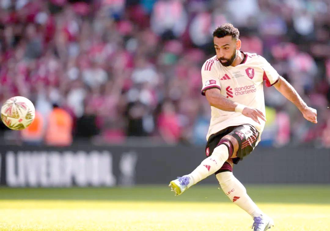 体育平台-社区盾倒计时，利物浦关键时刻回应争议，细节引发关注，更衣室稳定，轮换策略成焦点的简单介绍